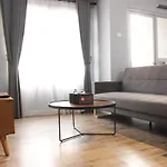 Deluxe 2Br Apartment At Newton Residence Bandung With Mountain View By Travelio